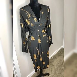 Black and gold kimono dress